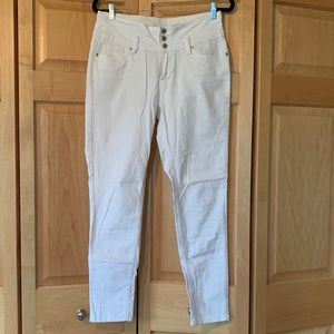 Suzanne Betro White ankle jeggings